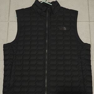 The North Face Men's Black Puffer Vest